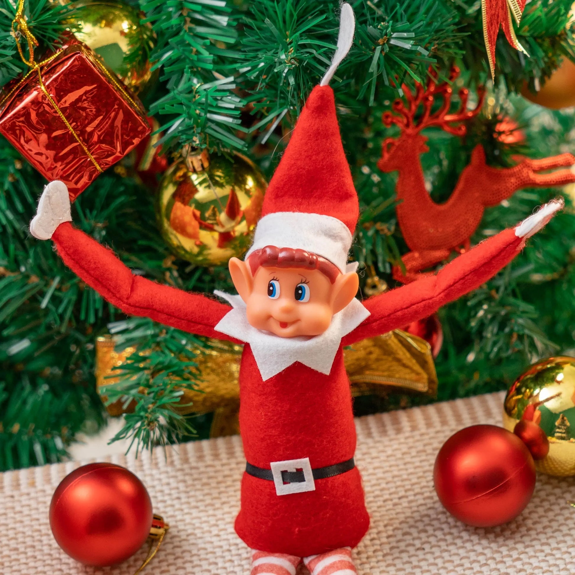 Christmas Elf Stocking Stuffers for Kids @3dartistlinda
