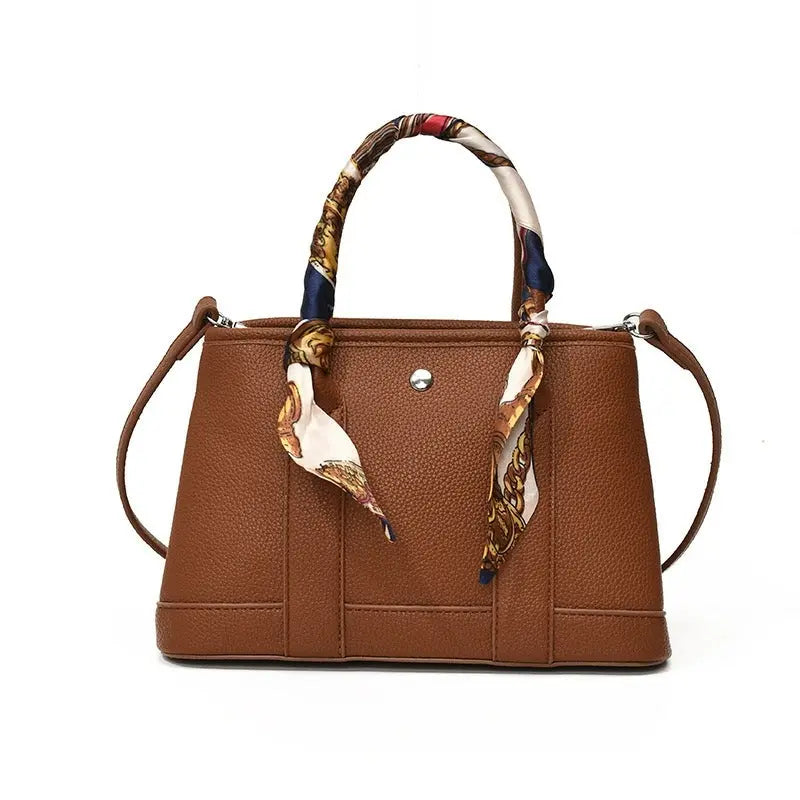 Silver buckle garden retro bag, soft leather women's bag, pebbled hand shoulder bag, versatile for commuting FairWonder